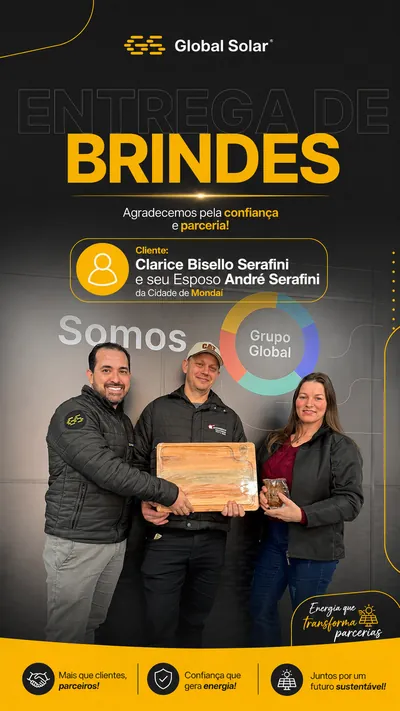 Entrega de brinde a clientes da Global Solar
