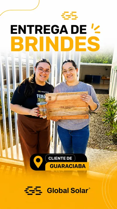 Entrega de brinde a clientes da Global Solar em Guaraciaba